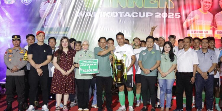 Sukses Digelar, Weny Gaib Tutup Turnamen Sepak Bola Wali Kota Cup 2025