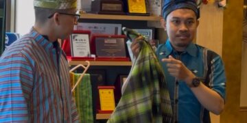 Tenun Kamoohu Buton Tengah Tampil di Osaka, Jepang: Karya Anak Muda Lokal Jadi Sorotan