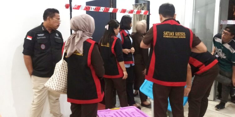 Penggeledahan Kantor, Tim Penyidik Kejaksaan Sita Empat Boks Dokumen Milik Bawaslu Kotamobagu