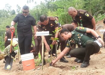 Dukung Asta Cita Presiden, Kajati Sulut Gaungkan Gerakan Menanam Pohon