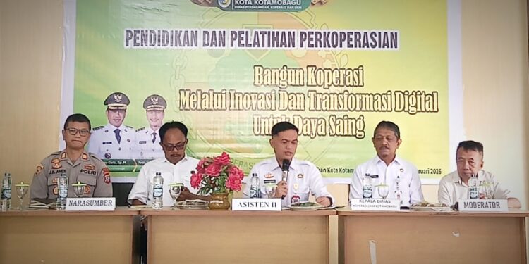Wakili Wali Kota Kotamobagu, Asisten Pemerintah dan Kesra Buka Diklat Perkoperasian