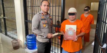 Program MOTABI, Sat Tahti Polres Kotamobagu Bagikan Al-Quran untuk Tahanan