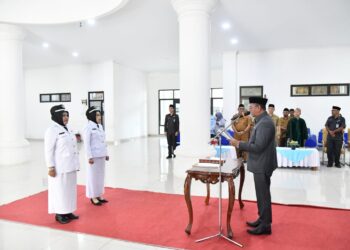 Lantik Dua Pj Sangadi, Oskar Manoppo: Utamakan Pelayanan Publik