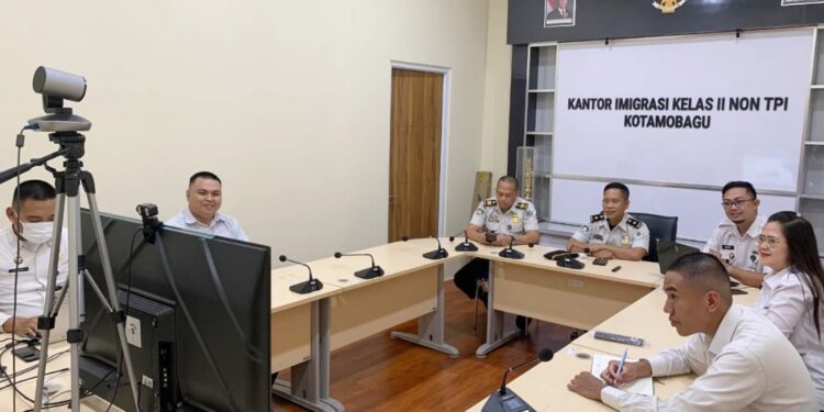 Kanim Imigrasi Kotamobagu Ikuti Sosialisasi Pembangunan  Zona Integritas Menuju WBK/WBBM