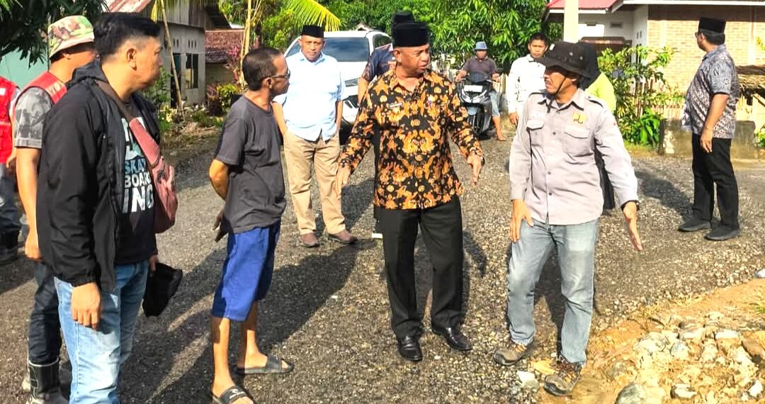 Pastikan Sesuai Standar, Oskar Manoppo Tinjau Proses Pekerjaan Peningkatan Jalan Matabulu