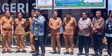 Weny-Rendy Dampingi Kunjungan Gubernur Sulut di SMA Negeri 3 Kotamobagu