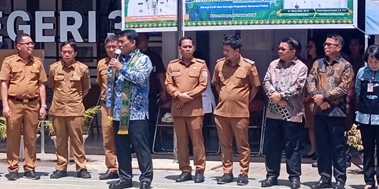 Weny-Rendy Dampingi Kunjungan Gubernur Sulut di SMA Negeri 3 Kotamobagu